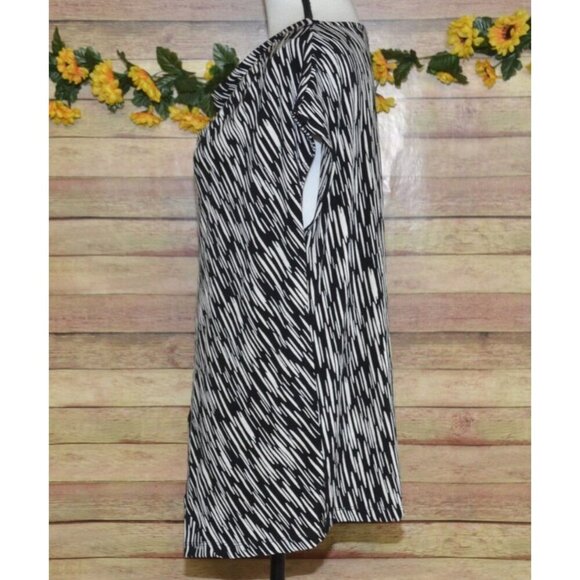 Chico's Travelers Black & White Scoop Neck Cap Sleeve Blouse Top Size 3 XL 16 - Picture 5 of 10